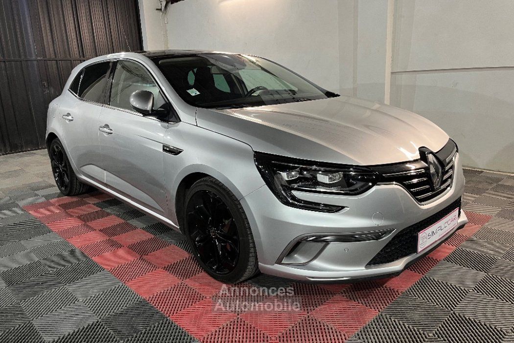 Renault Megane IV BERLINE 140ch EDC GT LINE TOIT OUVRANT Occasion