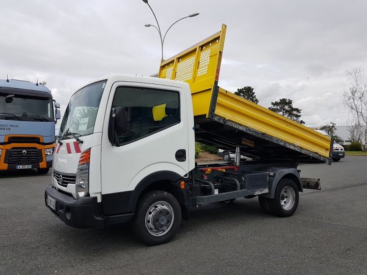 Utilitaire léger Nissan Cabstar Benne arrière 35 11 blanc jaune