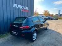 Alfa Romeo 147 1.6 TS 120ch Distinctive - <small></small> 6.990 € <small>TTC</small> - #3