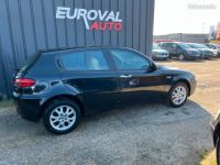 Alfa Romeo 147 1.6 TS 120ch Distinctive - <small></small> 6.990 € <small>TTC</small> - #4