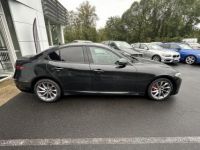 Alfa Romeo Giulia 2.2 D - 210 - BVA Veloce Q4 GPS + CAMERA AR + TOIT OUVRANT - <small></small> 19.990 € <small>TTC</small> - #8