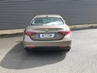 Alfa Romeo Giulia ii 2.2 136 basis bv6 - <small></small> 16.990 € <small>TTC</small> - #18