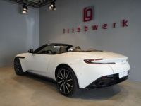 Aston Martin DB11 4.0 V8 Volante 510 1èreM 360° Garantie 12 Mois Prémium - <small></small> 144.990 € <small>TTC</small> - #2