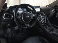 Aston Martin DB11 V12 5.2 608 - <small>A partir de </small>1.310 EUR <small>/ mois</small> - #25