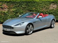 Aston Martin DB9 II Volante Cabriolet 6.0 V12 517 Touchtronic 04-2013 60840kms Couleur ext Skyfall Silver int Chancellor Red - <small></small> 119.900 € <small>TTC</small> - #1