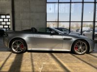 Aston Martin V12 Vantage 5.9 576 7-Speed Sportshift III 1èreM Audio System Aston Martin Premium Audio 700W Garantie 12 mois Prémium - <small></small> 135.990 € <small>TTC</small> - #9