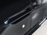 Aston Martin V12 Vantage Carbon Black Edition V12 6.0 517 - <small>A partir de </small>1.100 EUR <small>/ mois</small> - #8