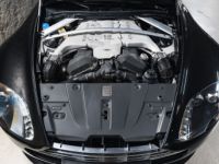 Aston Martin V12 Vantage Carbon Black Edition V12 6.0 517 - <small>A partir de </small>1.100 EUR <small>/ mois</small> - #30