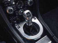 Aston Martin V12 Vantage Carbon Black Edition V12 6.0 517 - <small>A partir de </small>1.100 EUR <small>/ mois</small> - #27