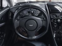 Aston Martin Vanquish (II) Volante V12 6.0 576 Touchtronic III - <small>A partir de </small>1.790 EUR <small>/ mois</small> - #35