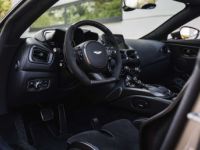 Aston Martin Vantage V12 Roadster 1 of 249 Aluminite Silver - <small></small> 425.900 € <small>TTC</small> - #22