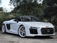 Audi R8 Spyder MAGNIFIQUE AUDI R8 SPYDER 5.2 FSI V10 PLUS 610ch S-TRONIC VALEUR NEUF + DE 245Ke B&O MAGNETIC RIDE CARBONE INT + EXT ECHAP. SPORT CARPLAY CAMERA LASER - <small></small> 139.990 € <small>TTC</small> - #1