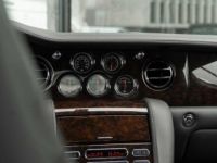 Bentley Brooklands FlyingB Mascot Mulliner SportPack Walnut RearView - <small></small> 149.900 € <small>TTC</small> - #23