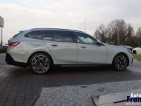 BMW i5 40 TOUR M-SPORT PANO SUSP PRO 360CAM B&W - <small></small> 72.950 € <small>TTC</small> - #8