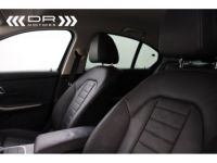 BMW Série 3 330 e ADVANTAGE - LEDER NAVI LED DAB HiFi - <small></small> 28.995 € <small>TTC</small> - #40