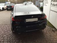 BMW Série 3 330 i Lim MSport AD Navi Soundsystem LED  - <small></small> 35.988 € <small>TTC</small> - #13