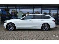 BMW Série 3 330e xDrive xDrive M Sport Pano/Tete haute - <small></small> 37.900 € <small>TTC</small> - #2