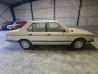 BMW Série 5 SERIE (E28) 525E BOITE AUTOMATIQUE - <small></small> 9.900 € <small>TTC</small> - #3