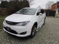 Chrysler Pacifica 2019 L Behindertenumbau Braun Ability Limited Luxury Pa - <small></small> 43.990 € <small>TTC</small> - #1