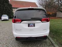 Chrysler Pacifica 2019 L Behindertenumbau Braun Ability Limited Luxury Pa - <small></small> 43.990 € <small>TTC</small> - #2