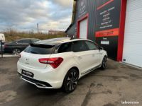 Citroen DS5 CITROËN 2.0 HDi FAP 200 Hybrid4 4x4 16V BMP6 S&S 163 cv Toit panoramique Boite auto cuir affichage tete haute regulateur gps car play- chrome - <small></small> 6.590 € <small>TTC</small> - #3