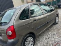 Citroen Xsara Picasso Belle Citroën Picasso  Moteur 1.6 hdi puissance 92cv Contrôle technique ok.  Distribution /embrayage /pneus neufs Clim chargée  Fermeture centralisée  - <small></small> 2.400 € <small></small> - #2