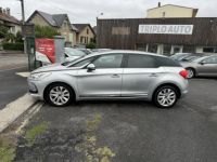 DS DS 5 1.6 e-HDi FAP - 115 Bva Executive Gps + Radar AR + Clim - <small></small> 10.990 € <small>TTC</small> - #2