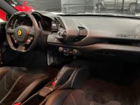 Ferrari 488 GTB - Origine France POZZI - Sièges Racing - Pack Carbone Extérieur Et Intérieur - Jupes Latérales Et Becquet AR Carbone Novitec - Gar. 12 Mois - <small></small> 219.900 € <small>TTC</small> - #26