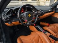 Ferrari 488 GTB *Grigio Silverstone & Cuoio* - <small></small> 224.900 € <small>TTC</small> - #7