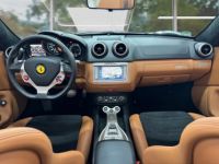 Ferrari California V8 4.3 L 460 Climatisation automatique bizone Écran tactile Régulateur de vitesse Garantie Power15 chez Ferrari possible ! - <small></small> 119.990 € <small>TTC</small> - #16