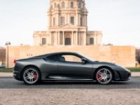 Ferrari F430 – Grigio Silverstone Pack Carbone Intérieur Complet Première Main Française - <small></small> 114.900 € <small></small> - #4