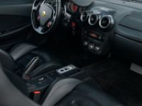 Ferrari F430 – Grigio Silverstone Pack Carbone Intérieur Complet Première Main Française - <small></small> 114.900 € <small></small> - #12