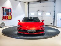 Ferrari SF90 Stradale ROSSO MAGMA FULL CARBON Garantie Ferrari 2026 Première main TVA Récupérable - <small></small> 435.000 € <small></small> - #5