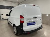 Ford Courrier COURIER ESSENCE 100CV 1ERE MAIN BOITE 6 TVA RECUP - <small></small> 12.000 € <small>TTC</small> - #2