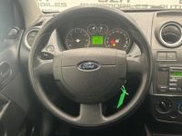 Ford Fiesta 1.3 70CH 3P - <small></small> 4.990 € <small>TTC</small> - #9