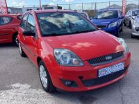 Ford Fiesta 1.3 Ambiente Parfait état - <small></small> 4.250 € <small>TTC</small> - #2