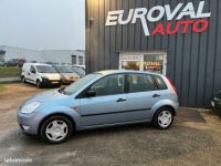 Ford Fiesta 1.4 16v 80ch ghia 5p - <small></small> 3.990 € <small>TTC</small> - #4