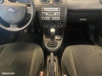 Ford Fiesta 1.4 80 GHIA - <small></small> 4.790 € <small>TTC</small> - #14