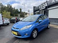 Ford Fiesta 1.4 96 Titanium VOLANT A DROITE BOITE AUTO - <small></small> 4.490 € <small>TTC</small> - #2