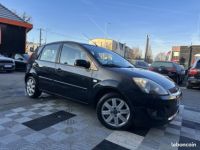 Ford Fiesta 1.4 TDCI 68CH AMBIENTE 5P - <small></small> 3.990 € <small>TTC</small> - #1