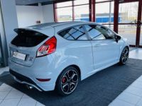 Ford Fiesta 1,6 200 EDITION LIMITED PACK PERFORMANCE HIFI SONY REGULATEUR RECARO HIVER PARK PILOT EC - <small></small> 18.990 € <small>TTC</small> - #2