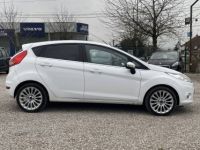 Ford Fiesta IV 1.4 TDCi 70ch FAP Titanium 5p - <small></small> 7.500 € <small>TTC</small> - #2