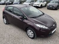 Ford Fiesta IV 1.6 TDCi 90ch DPF ECOnetic 5p - <small></small> 4.500 € <small>TTC</small> - #9