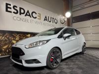 Ford Fiesta ST200 1.6 EcoBoost 200 ST200 - <small></small> 17.490 € <small>TTC</small> - #1