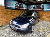 Ford Focus 1.6i 100CH Ambiente - <small></small> 2.990 € <small>TTC</small> - #1