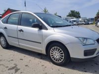 Ford Focus II Hatchback 1.6 i 100 cv Boîte auto - <small></small> 5.990 € <small>TTC</small> - #2