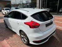 Ford Focus III (2) 2.0 ECOBOOST 250 S&S ST 5P - <small></small> 22.900 € <small>TTC</small> - #6