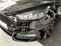 Ford Focus ST 2,0 250 GPS CAMERA REGULATEUR LIMITEUR BI XENON PACK HIVER RECARO KEYLESS HIFI SONY BLUETOO - <small></small> 21.990 € <small>TTC</small> - #22