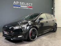 Ford Focus ST 2.0 250ch PANO, CAM, RECARO - <small></small> 20.990 € <small>TTC</small> - #1