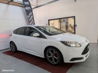 Ford Focus ST 2.0 EcoBoost 250 (Cuir, Xénon, GPS, Sièges elec chauffants) - <small></small> 15.990 € <small>TTC</small> - #3